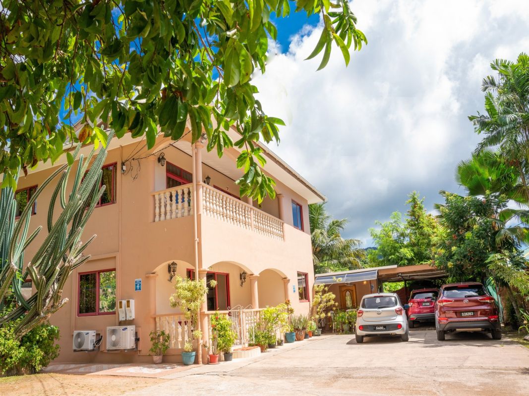 Chez Benoit Self Catering Apartments