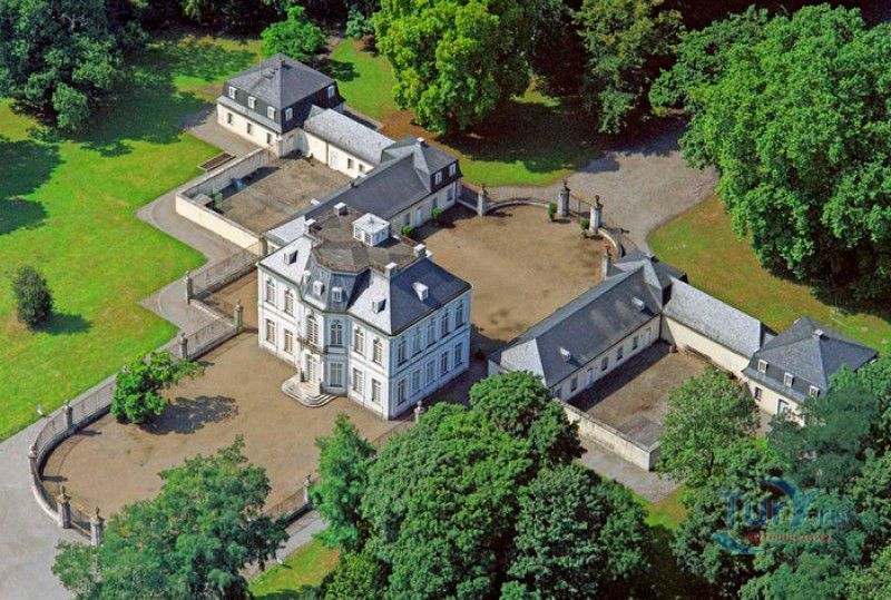 Охотничий Замок Фалькенлуст