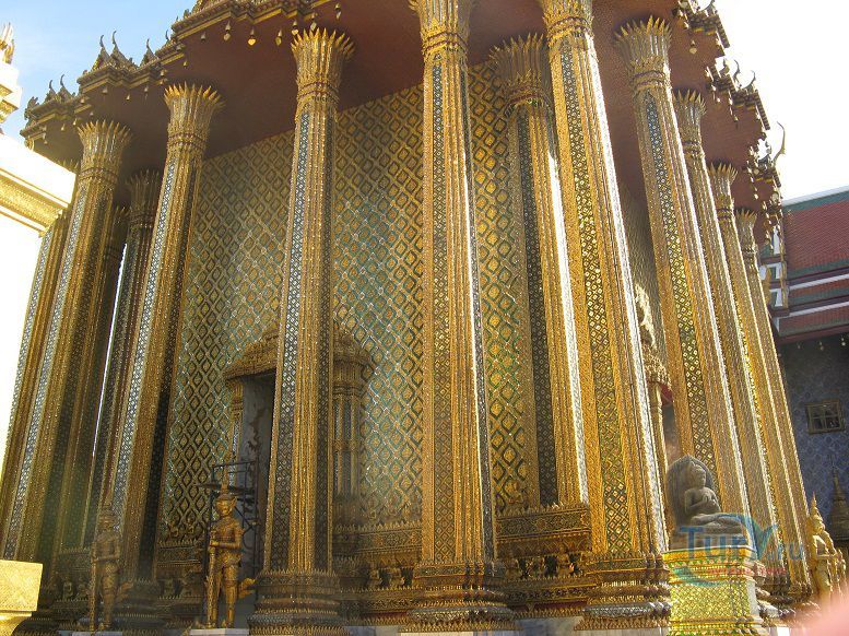 Храм Изумрудного Будды