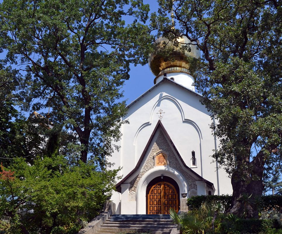 Церковь Святителя Николая Чудотворца в Массандре