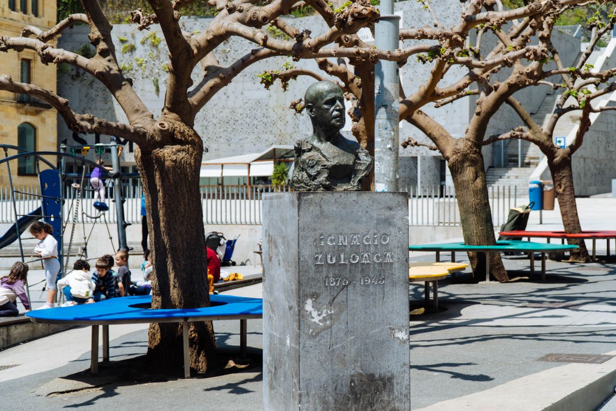 Бюст Игнасио Сулоаги