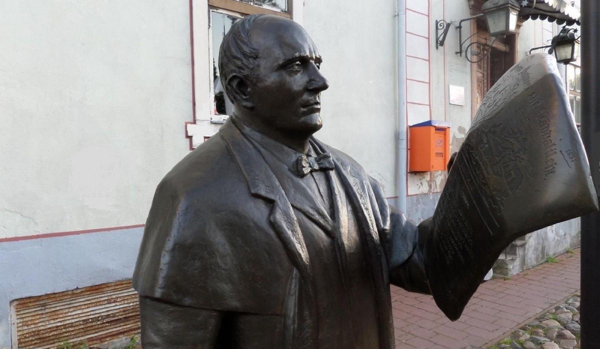 Скульптура Иоханна Вольдемара Яннсена