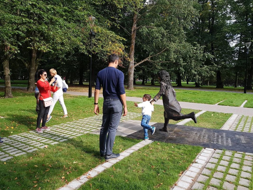 Мемориальная площадь Лидии Койдула и Йоханна Вольдемара Яннсена