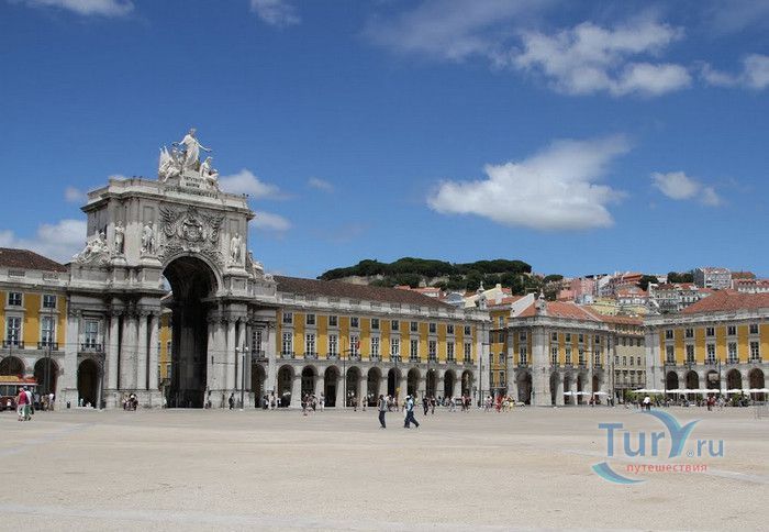 Торговая площадь (Дворцовая площадь)