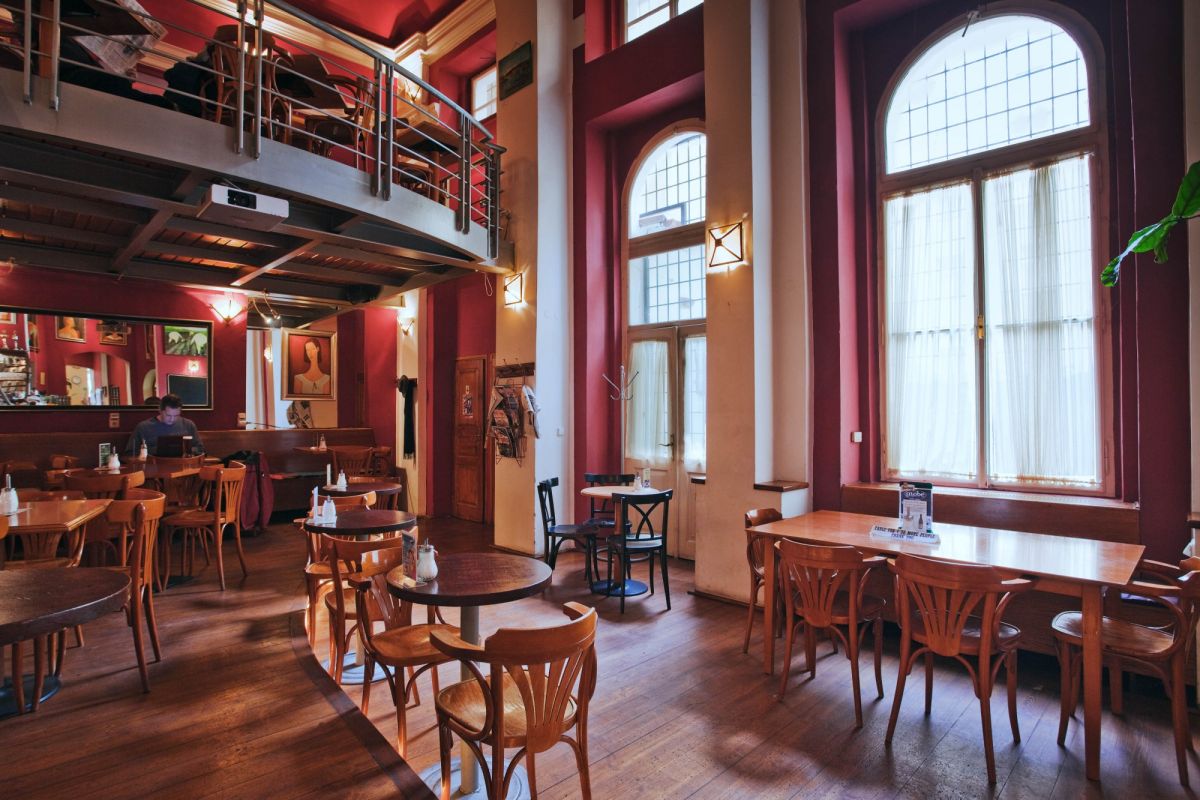 Globe Bookstore& Café