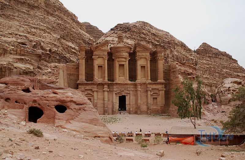 Монастырь Эль-Дейр