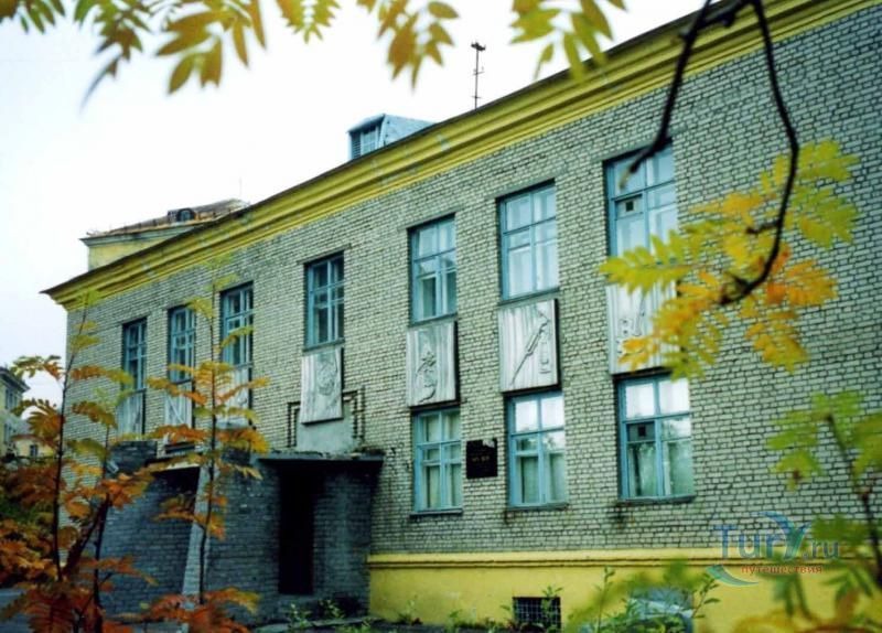 Историко-краеведческий музей с мемориалом С.М.Кирова и выставочным залом