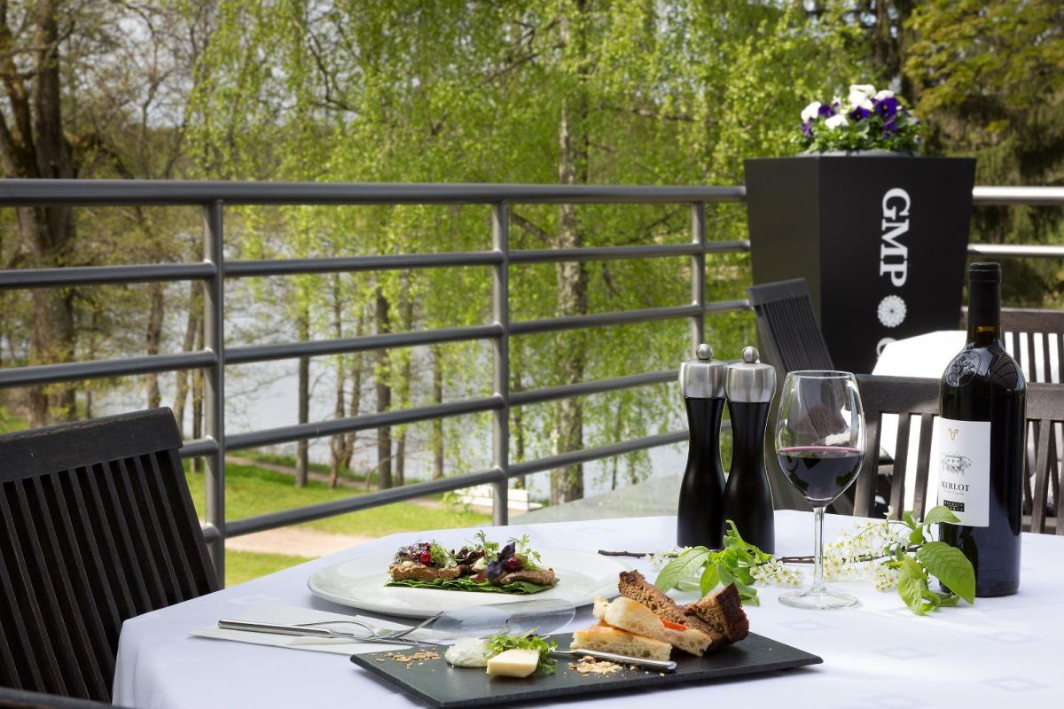 Ресторан Pühajärve отеля GMP Clubhotel