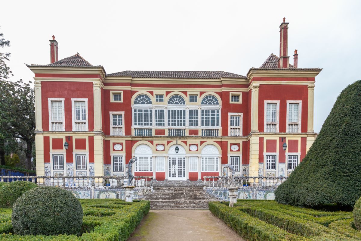 Дворец маркизов Фронтейра