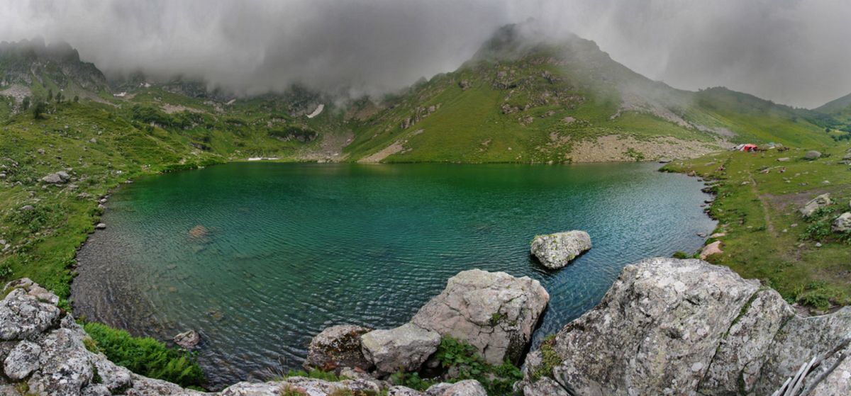 Высокогорное Озеро Мзы