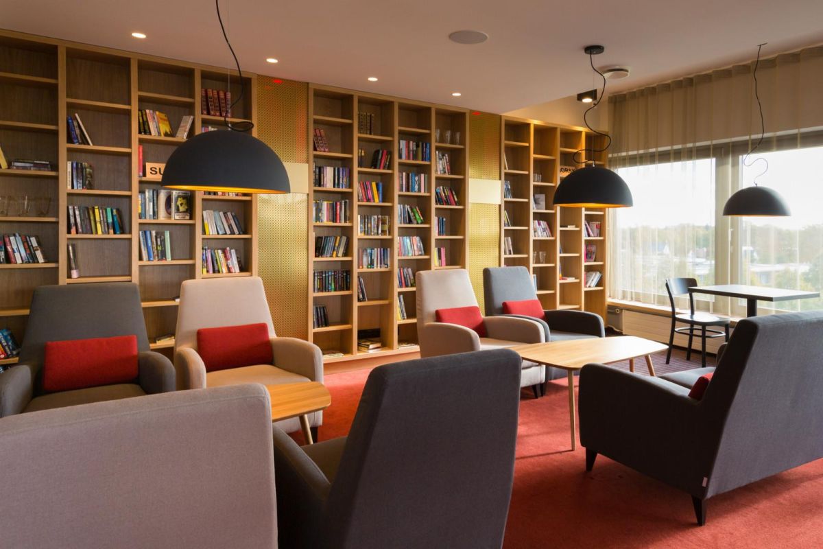 Книжное кафе Purje