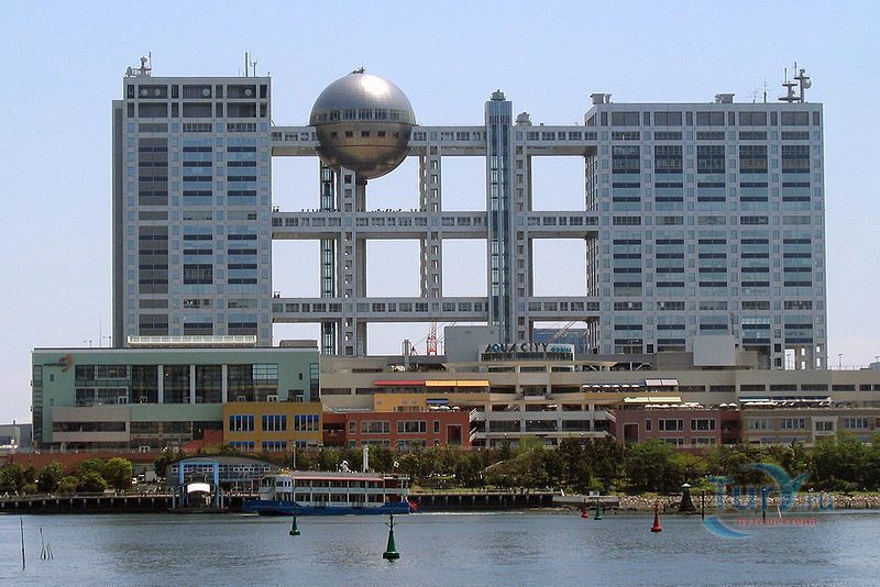 Футуристическое здание Фудзи ТВ