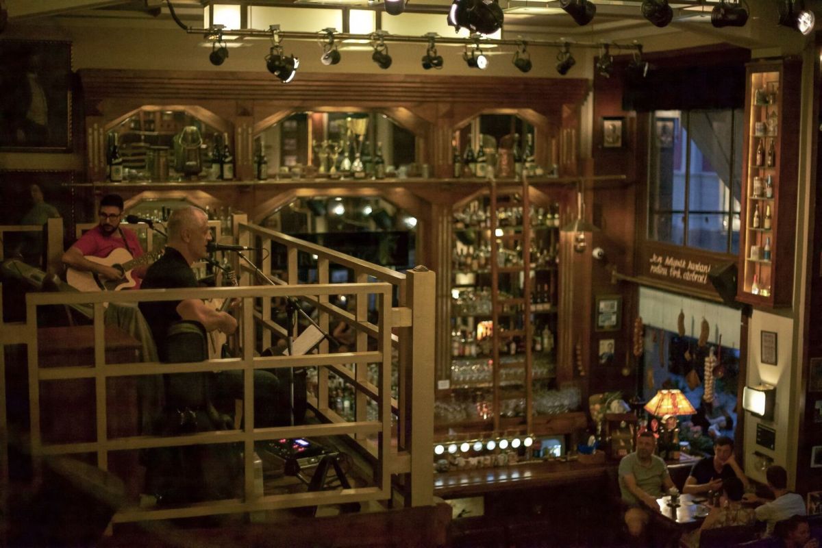 La Republika Restaurant - Beer bar - Music