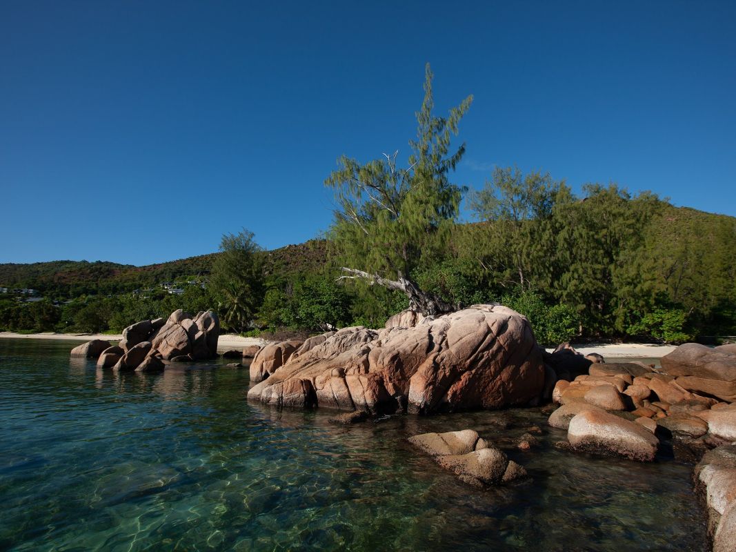 Пляж Анс Такамака, Праслин