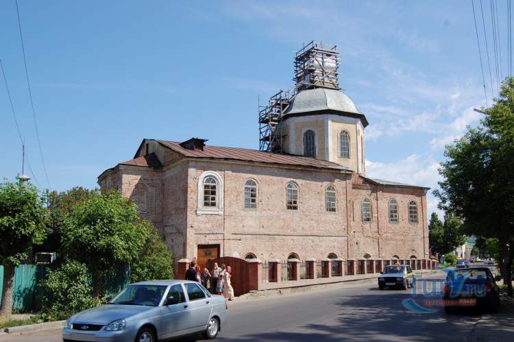 Церковь Живоначальной Троицы и Василия Великого