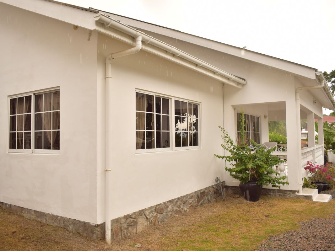 Row's Villa Self Catering Guest House