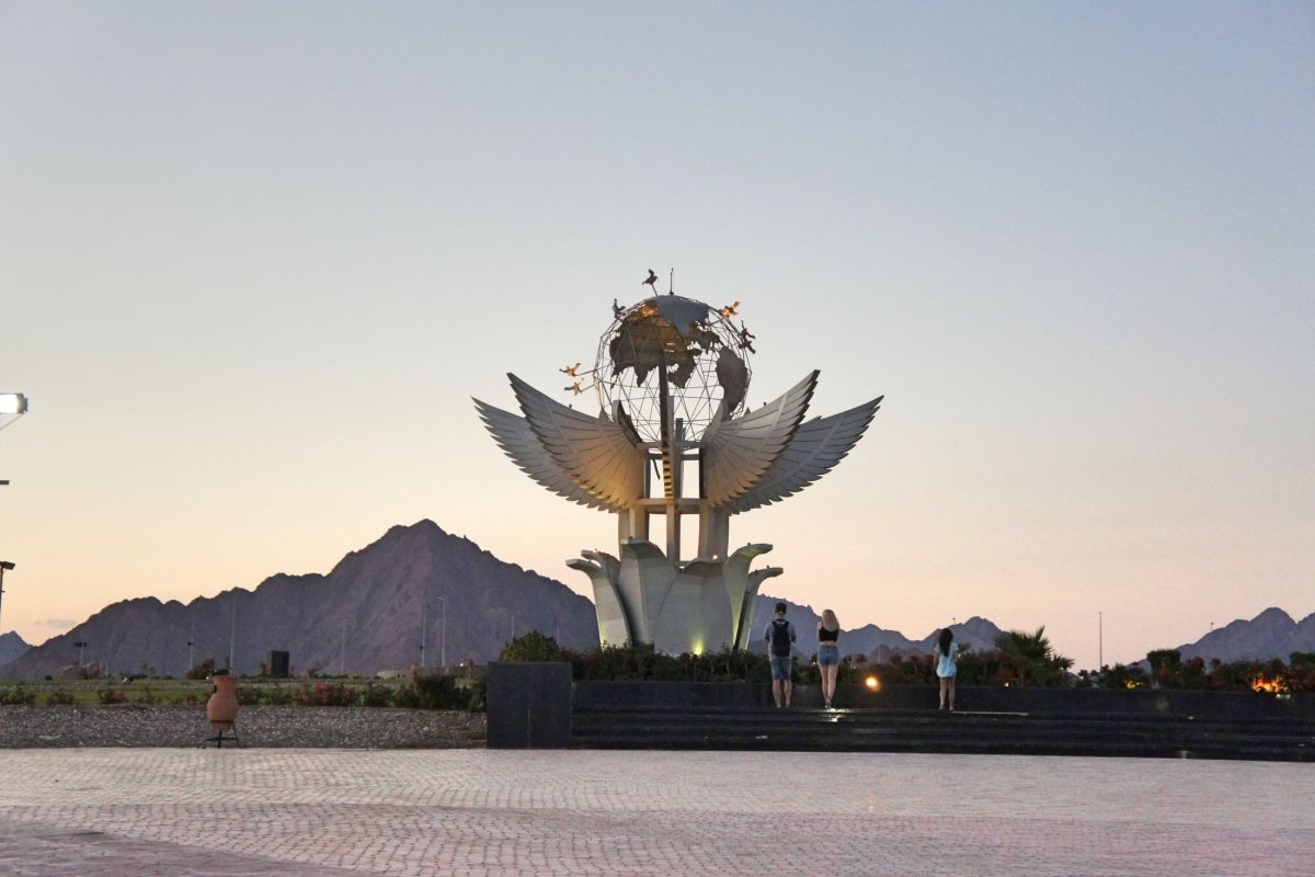 Площадь Мира