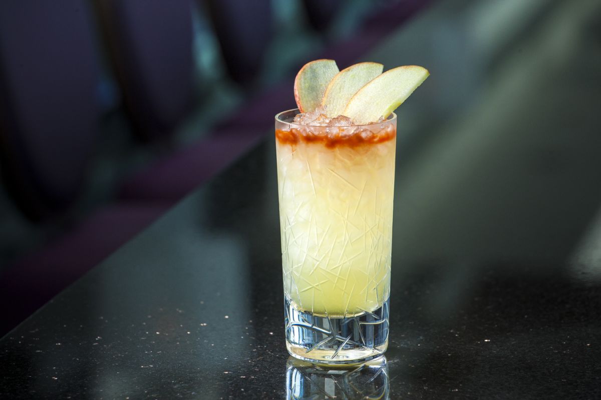 Cloud 9 sky bar & lounge