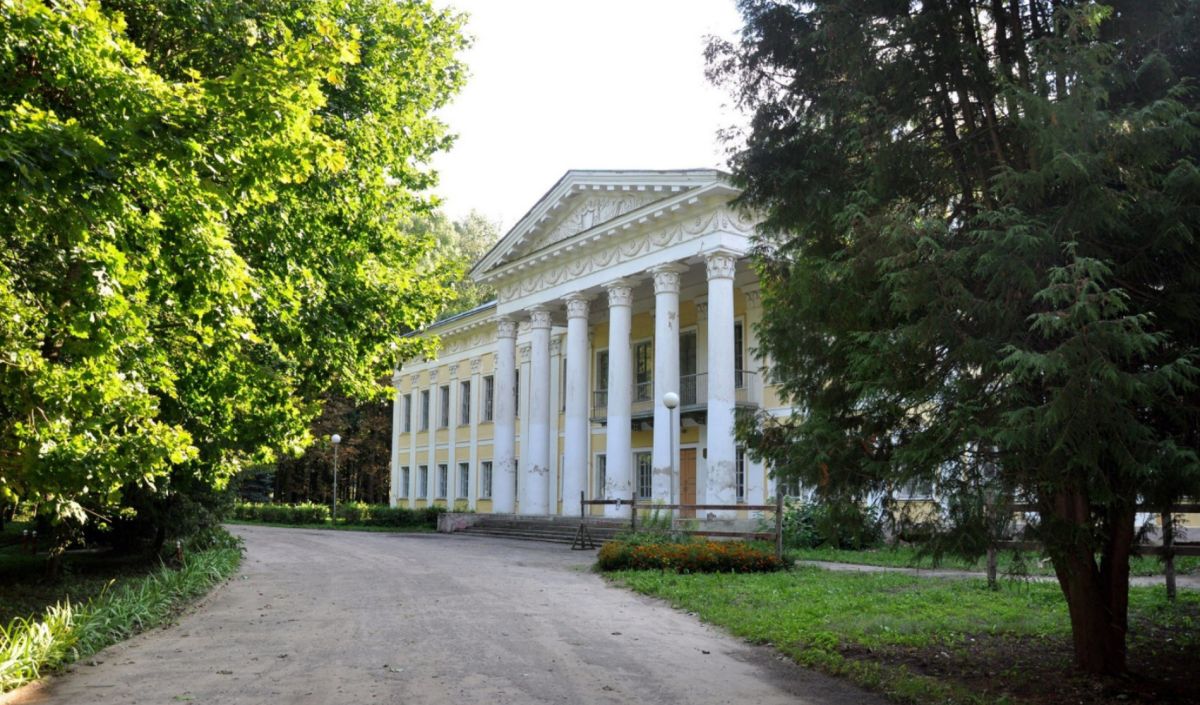 Жиличский исторический комплекс-музей (Дворцово-парковый ансамбль Булгаков)