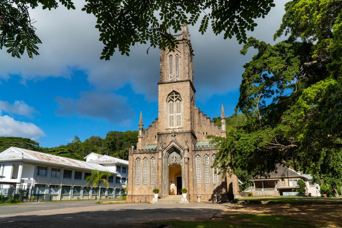 Церковь Святого Франциска Ассизского, Бэ-Лазар