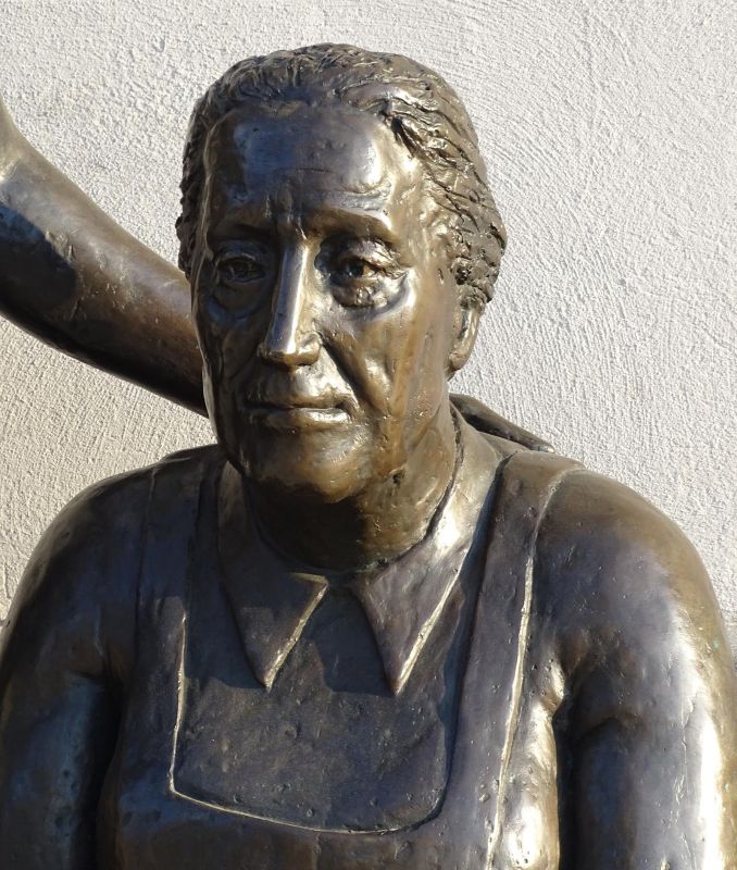 Скульптура «Крестьянки»