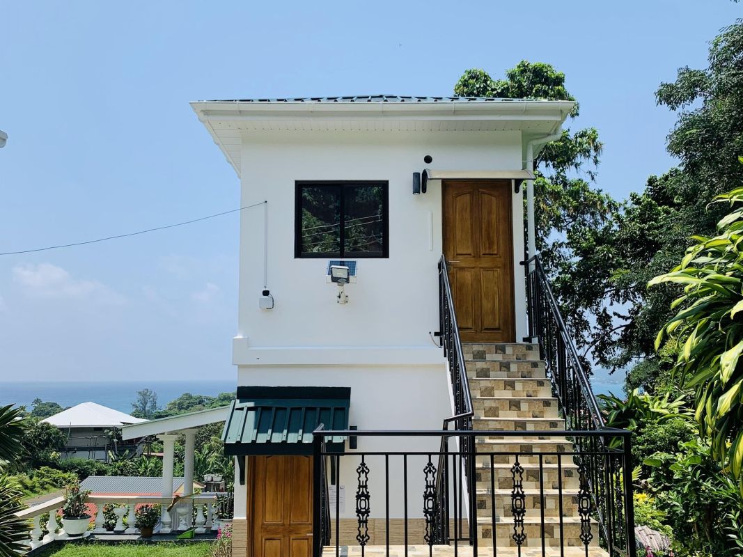 Oceanic View Apartments (Self-Catering)