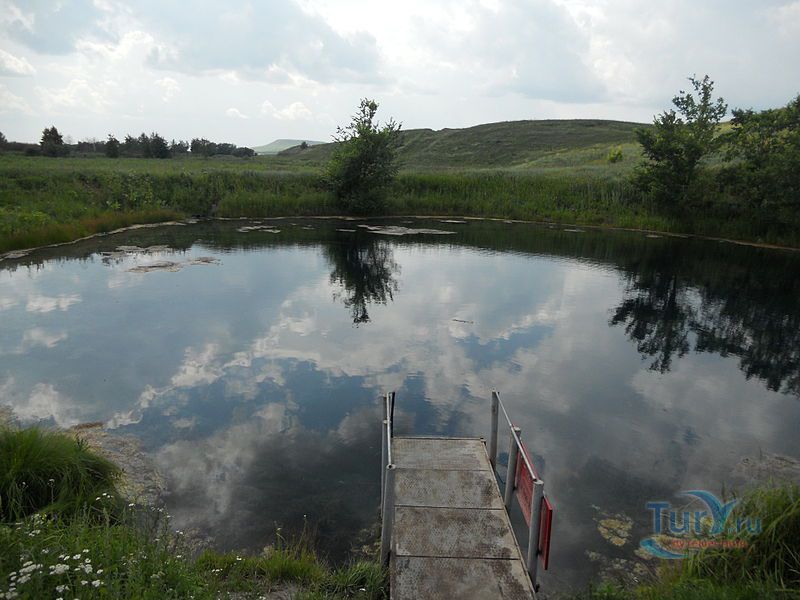 Голубое озеро