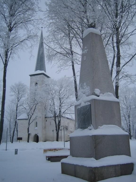 Церковь св. Михаила и музей в Йыхви