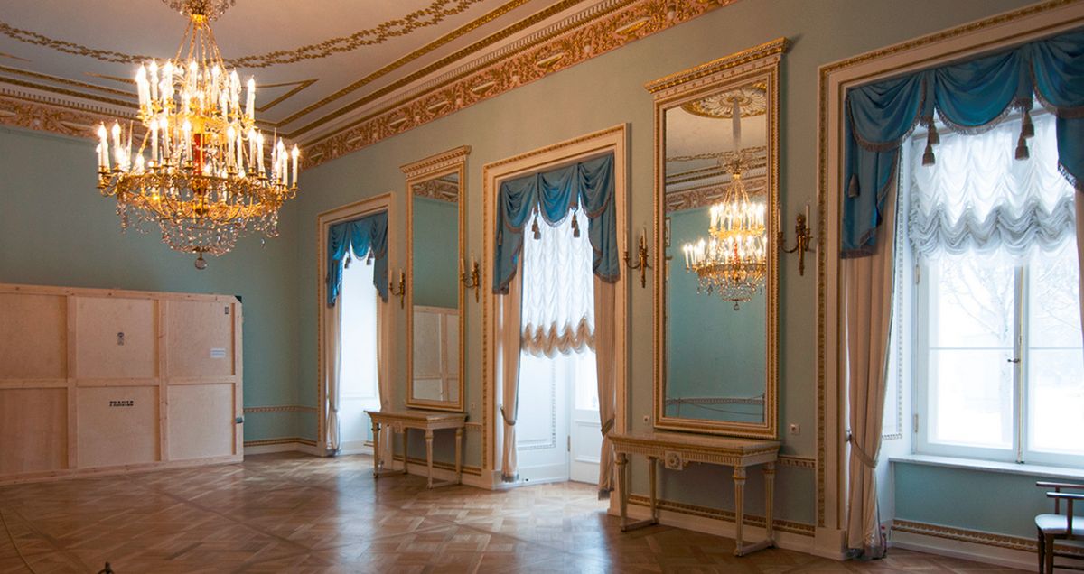 Танцевальный зал Павловского дворца
