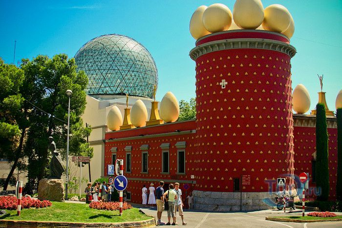 Театр-музей Дали в Фигерасе