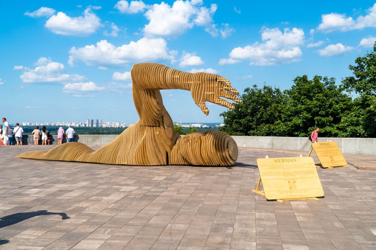 Арт-инсталляция Merman