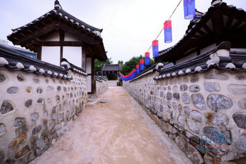 Деревня Традиционных Домов Ханок (Деревня Намсанголь Ханок)