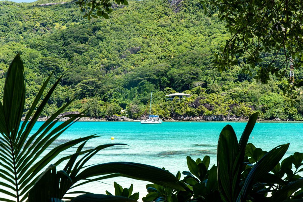 Пляж Порт-Лаунай