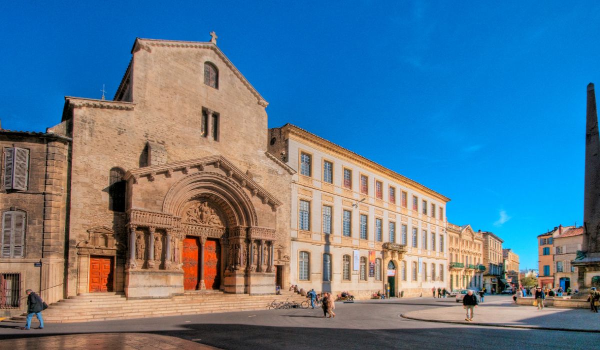 Собор Святого Трофима