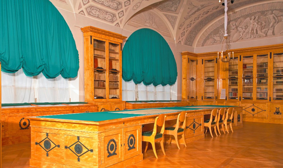 Библиотека Росси Павловского дворца