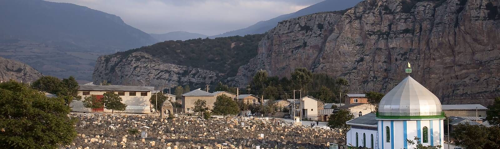 Кладбище Сефид-Чах (Белое кладбище)