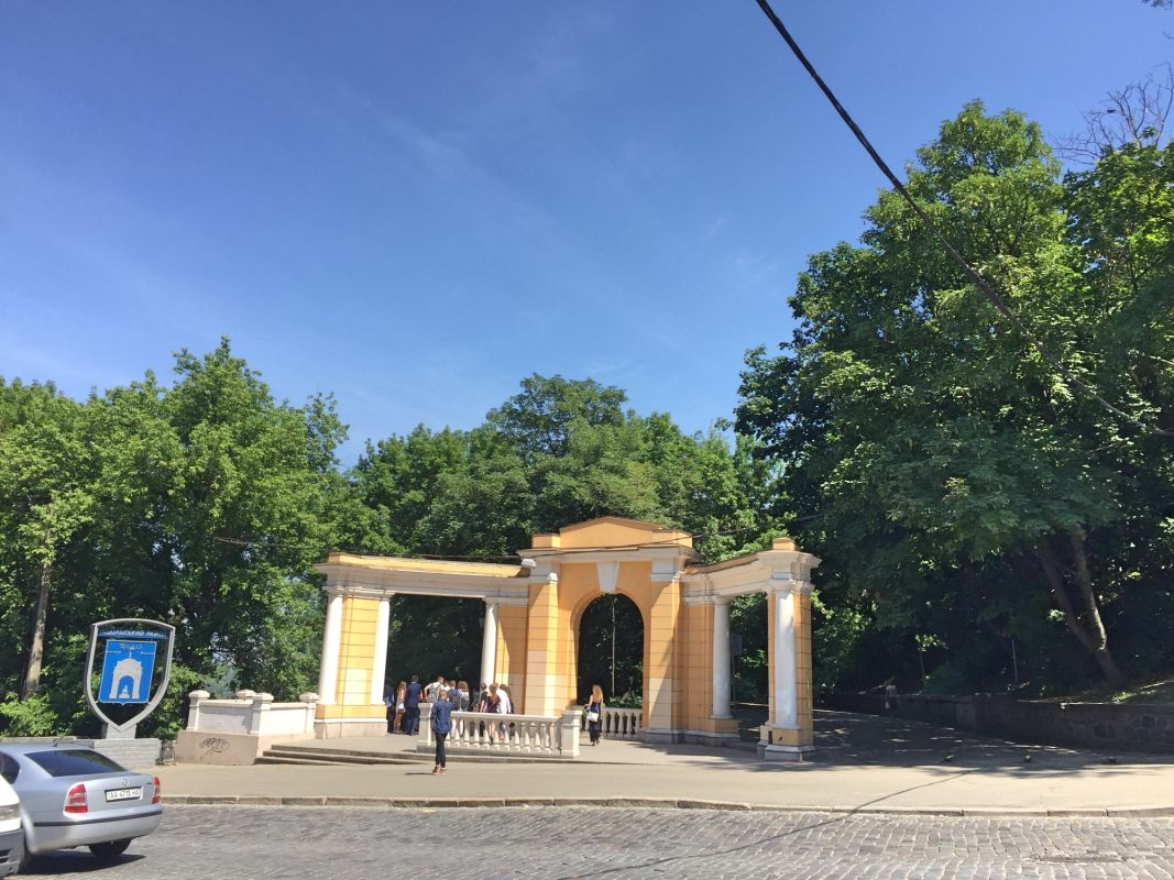 Лестница к памятнику Магдебургскому праву