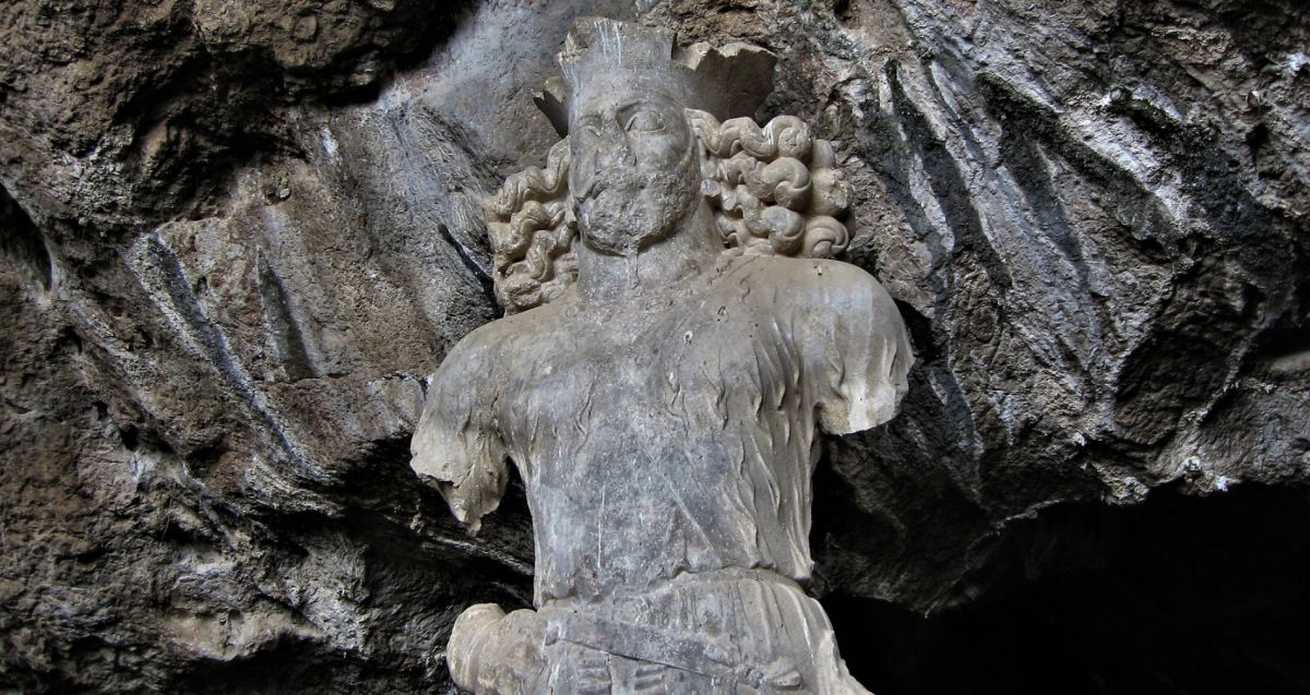 Пещера Шапур (Сасанидский археологический ландшафт)