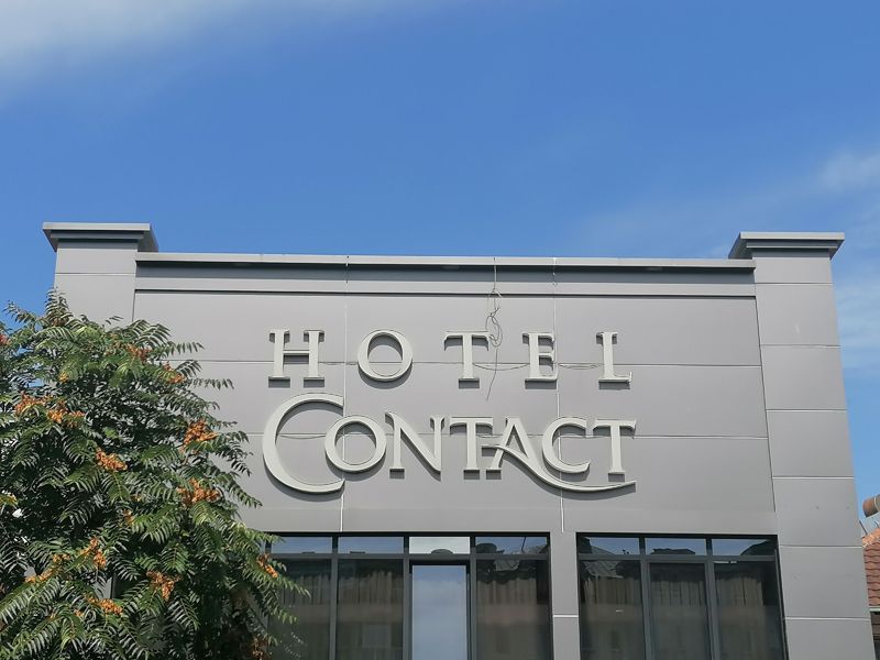 Hotel Contact