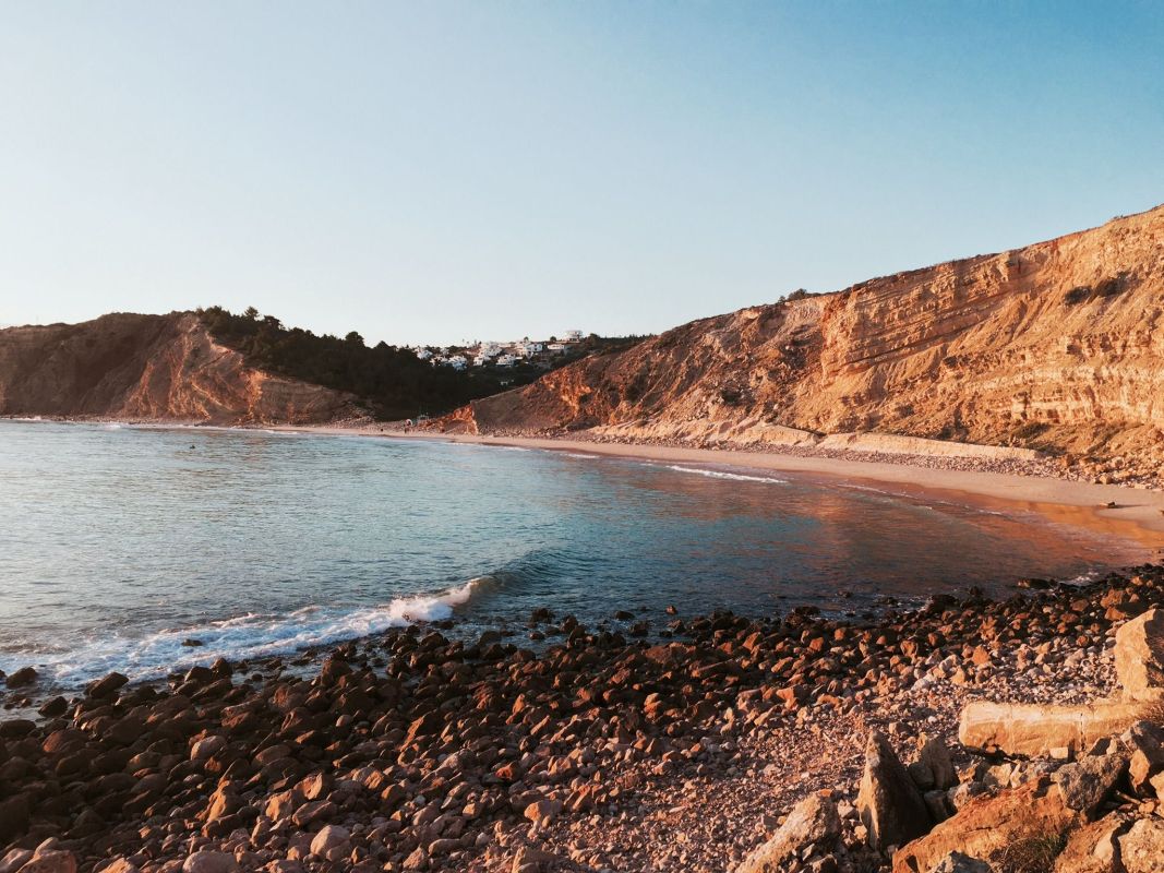 Пляж Алмадена