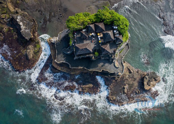 Храм Танах Лот