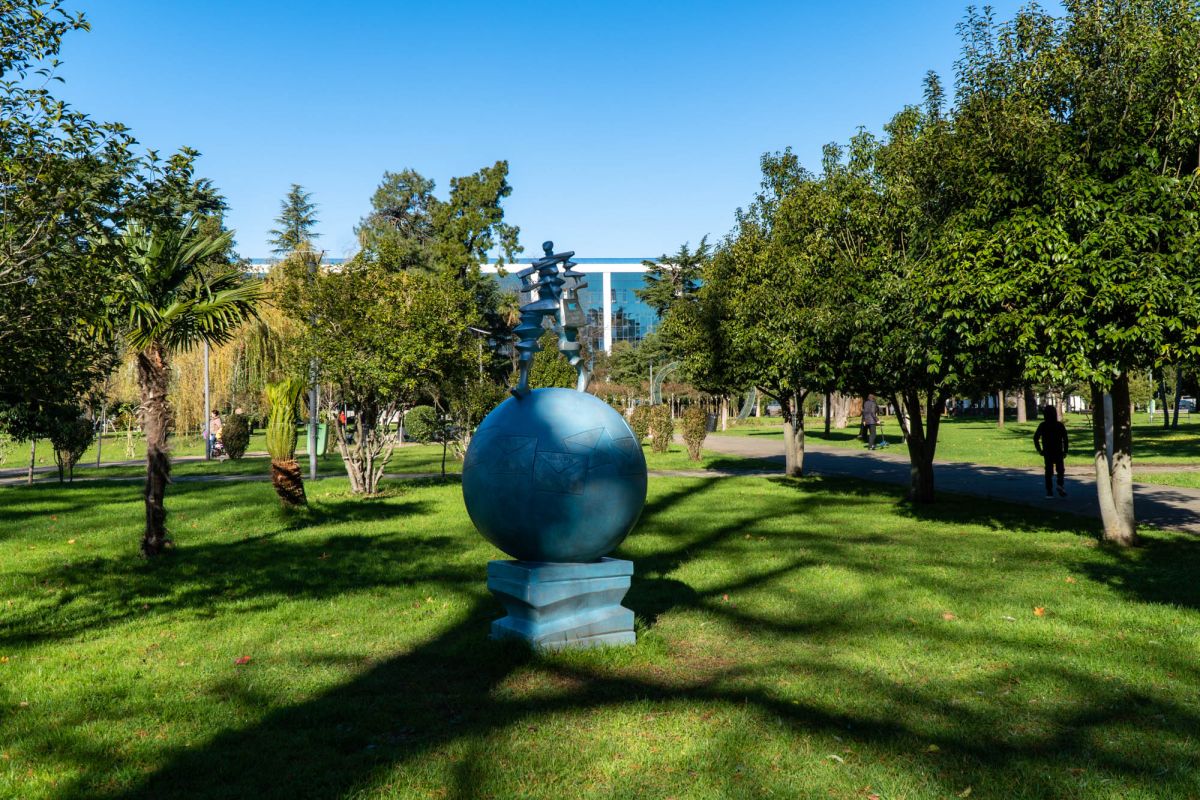 Скульптура почтальона