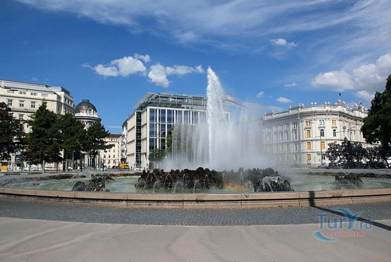 Фонтан Высокая Струя