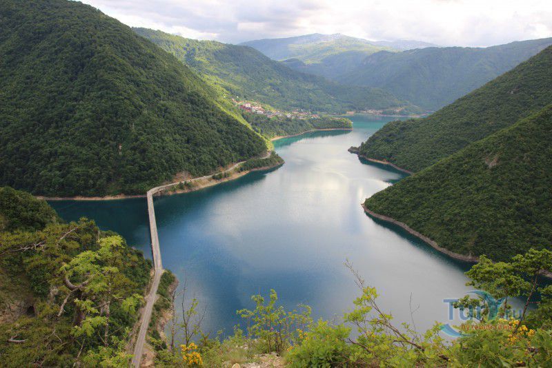 Пивское озеро