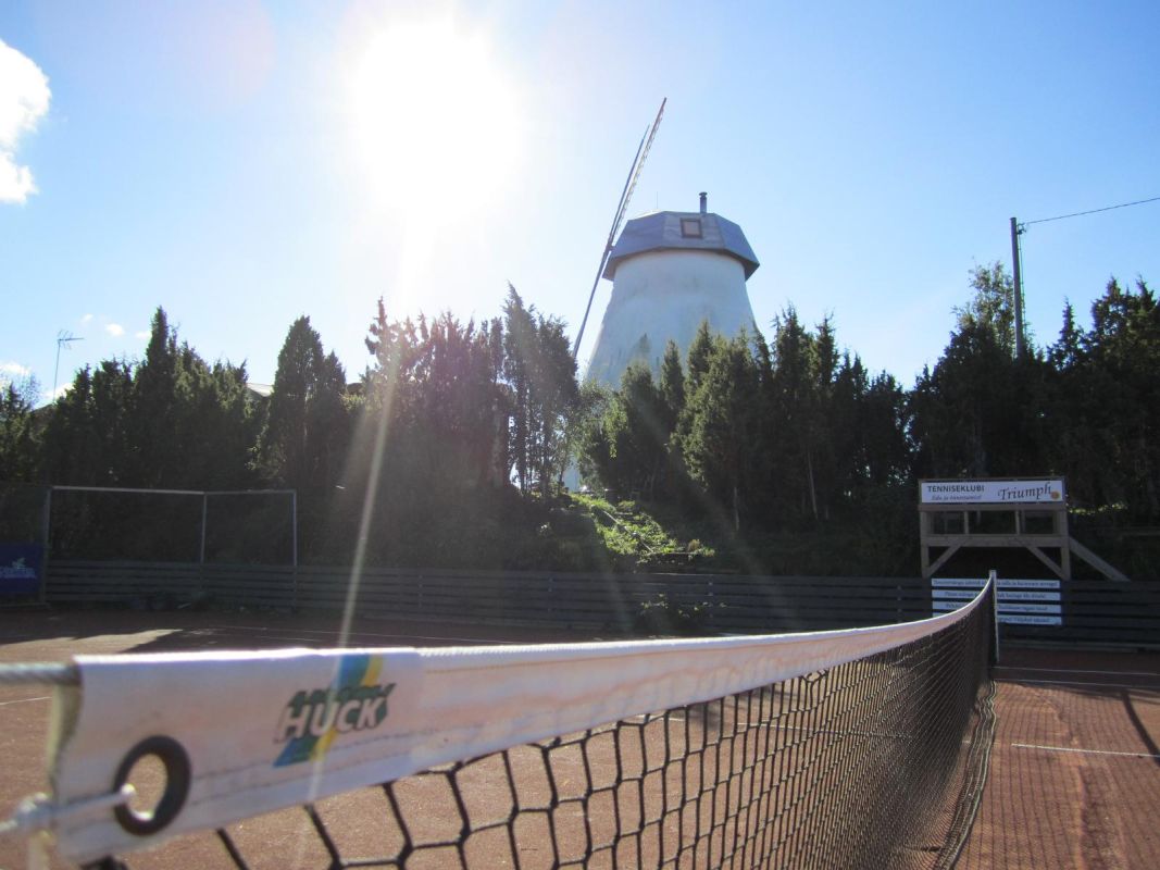 Мельница Пийвароотси, теннисный корт