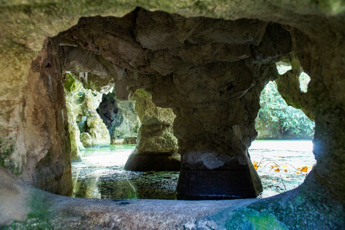 Грот лабиринта в Кинта-да-Регалейра