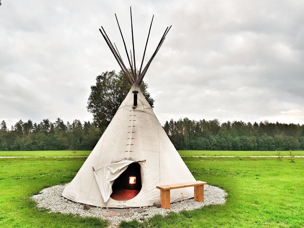 Баня в шалаше на туристическом хуторе Йыэ