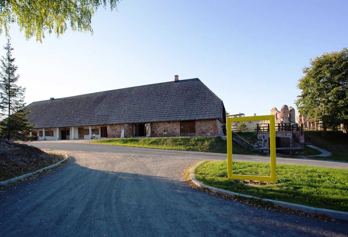 Развалины епископского замка Вастселийна