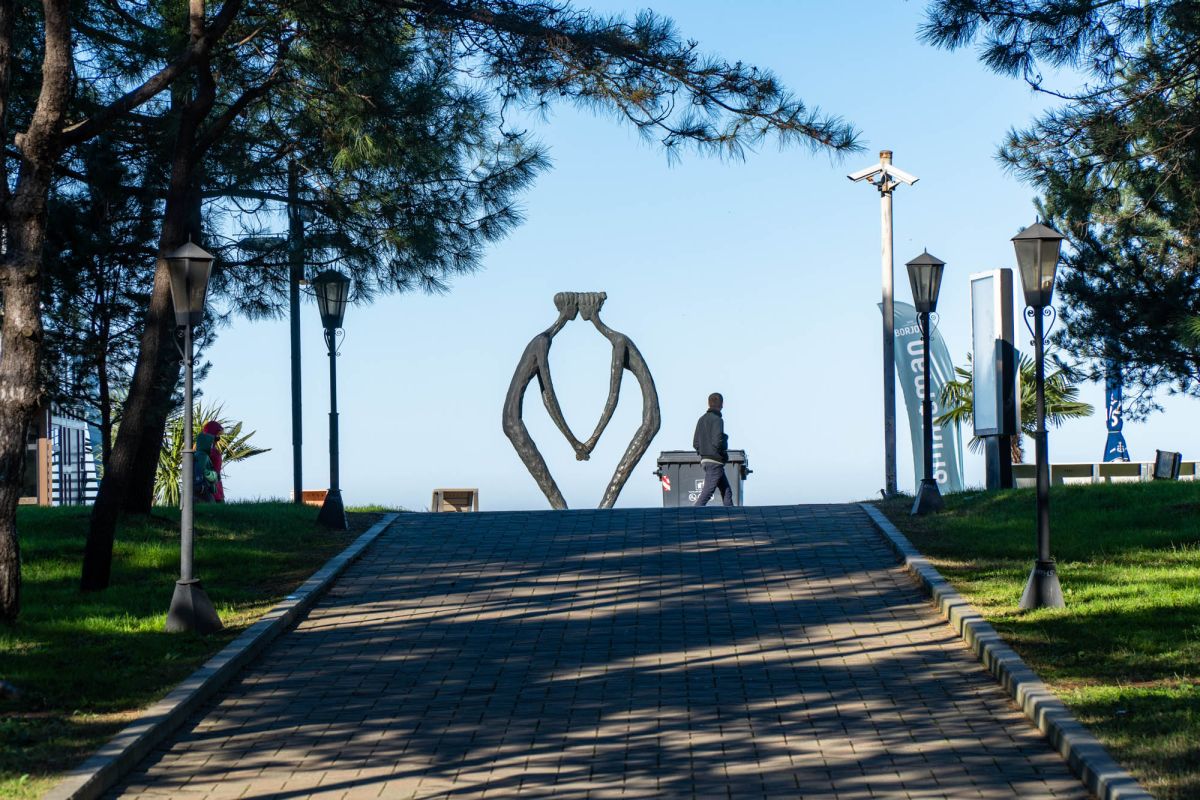 Статуя «Первая любовь»