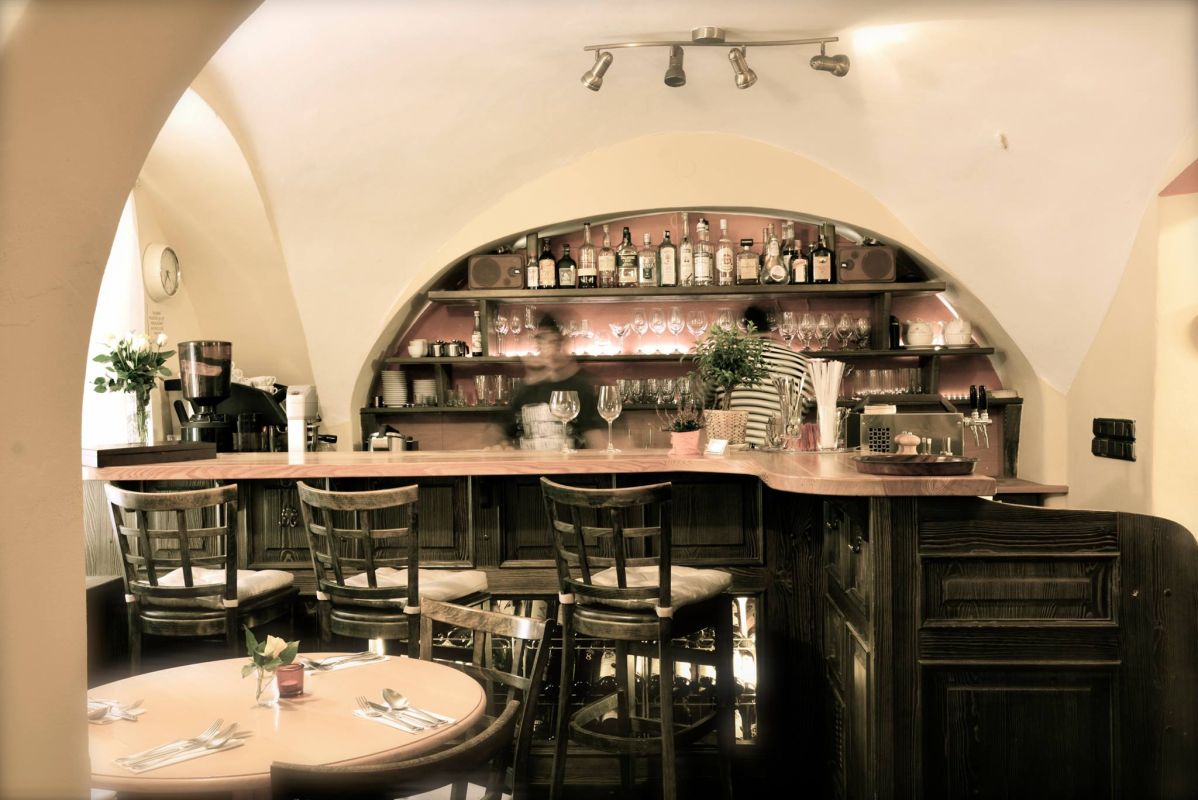 Современный ресторан Estrella